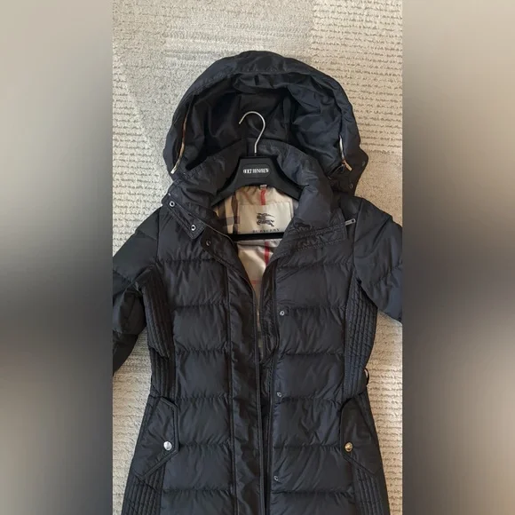 Burberry Black Winter Puffer Jacket XS removable hood - Picture 3 of 9